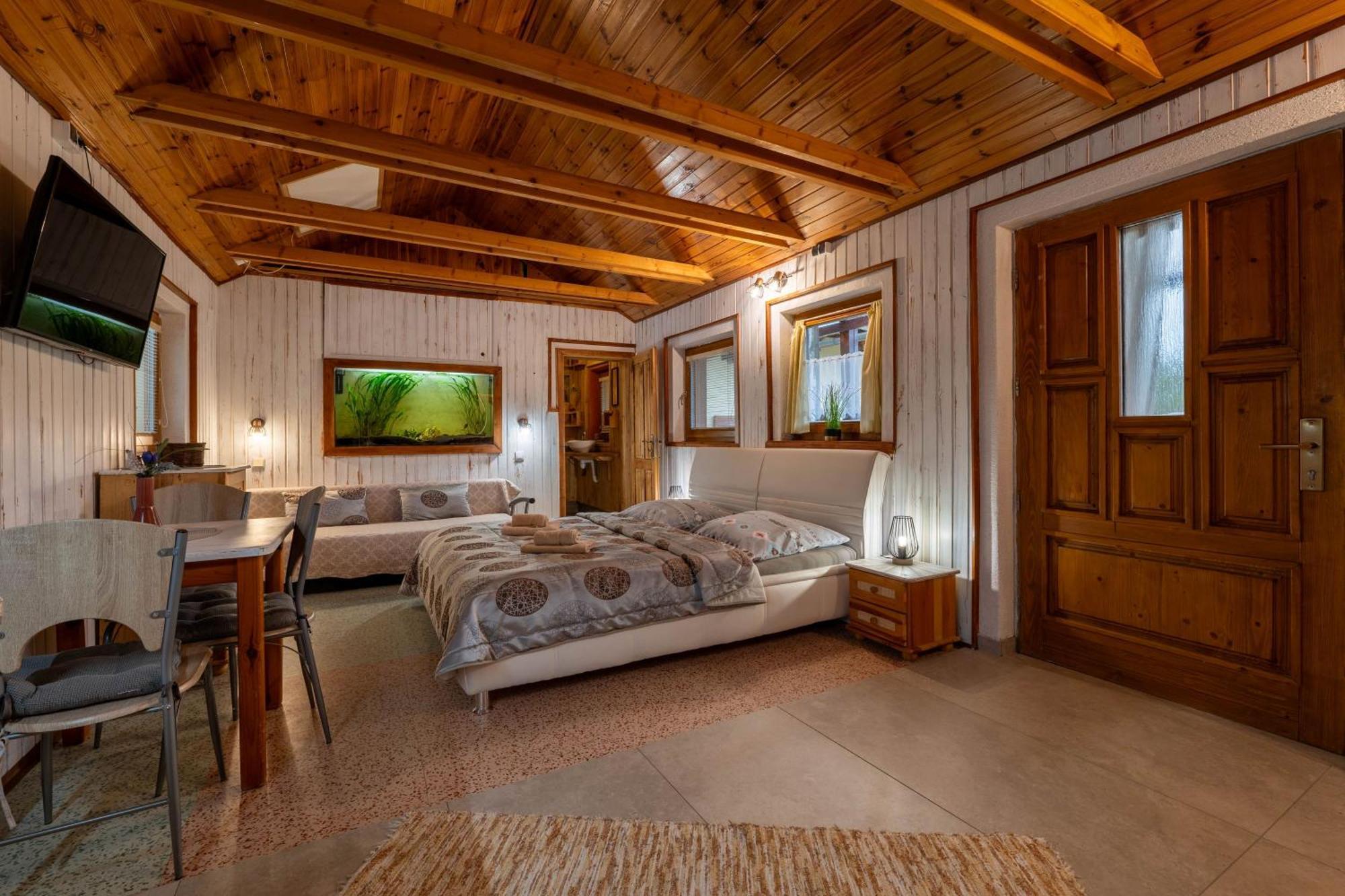 Vila Bobrik - Liptovska Mara Bobrovnik Luaran gambar